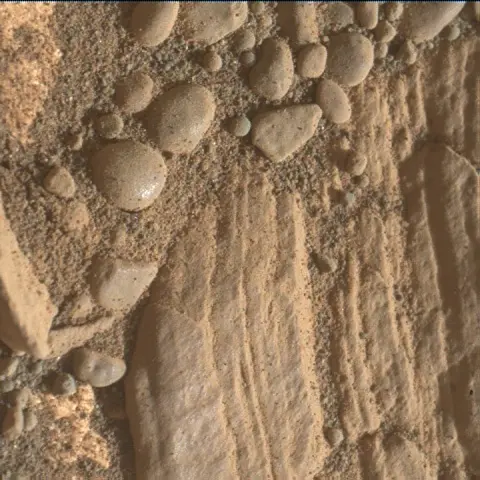 Sol 2424: Mars Hand Lens Imager (MAHLI)