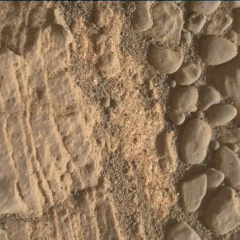 Sol 2424: Mars Hand Lens Imager (MAHLI)