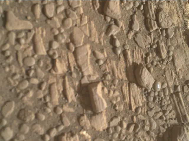 Sol 2424: Mars Hand Lens Imager (MAHLI)