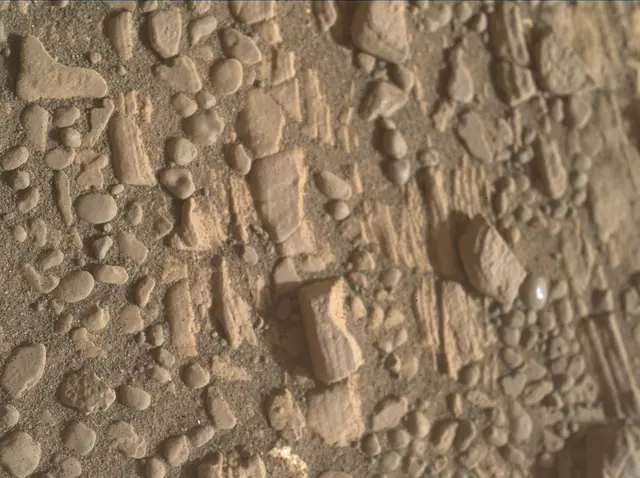 Sol 2424: Mars Hand Lens Imager (MAHLI)