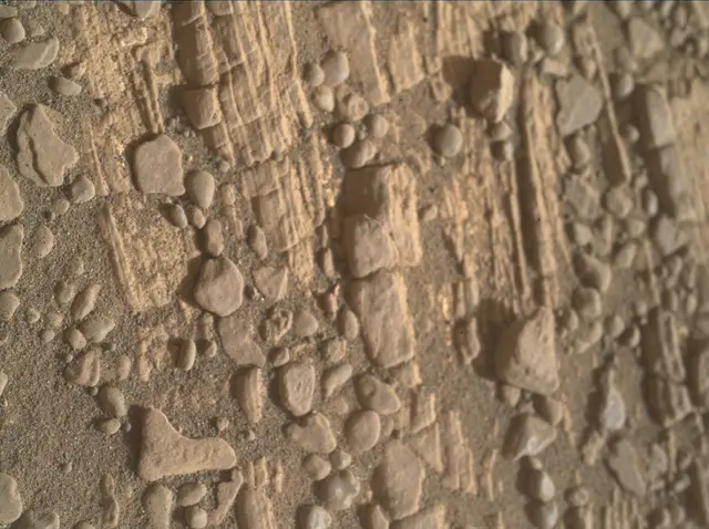 Sol 2424: Mars Hand Lens Imager (MAHLI)