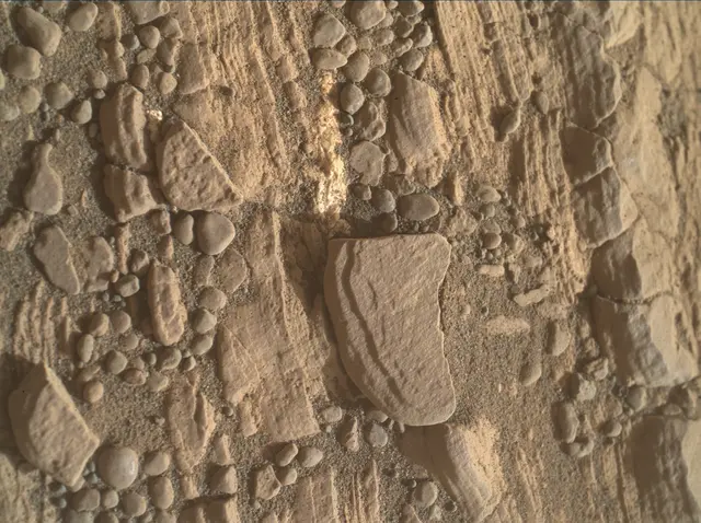 Sol 2424: Mars Hand Lens Imager (MAHLI)