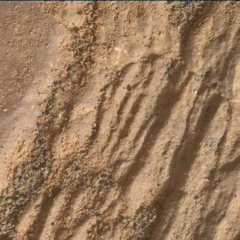 Sol 2427: Mars Hand Lens Imager (MAHLI)