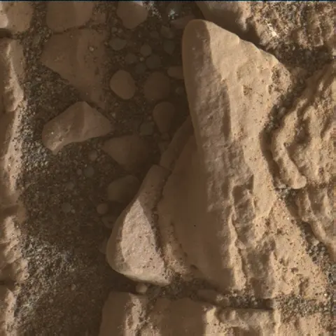 Sol 2427: Mars Hand Lens Imager (MAHLI)