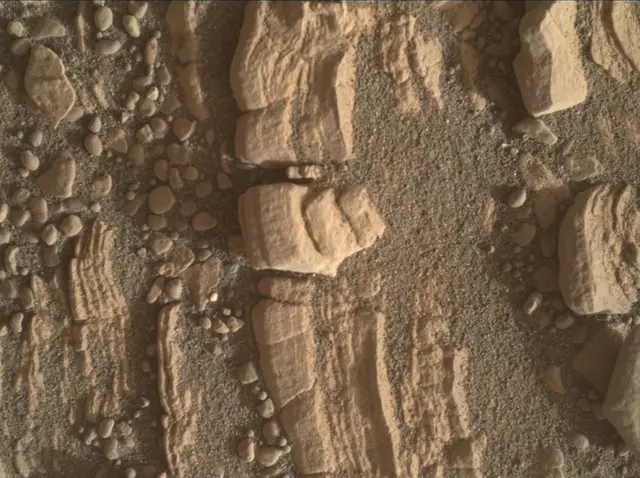 Sol 2427: Mars Hand Lens Imager (MAHLI)