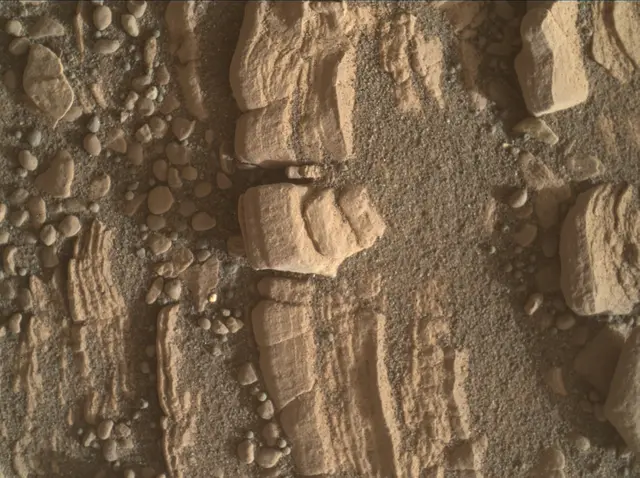 Sol 2427: Mars Hand Lens Imager (MAHLI)