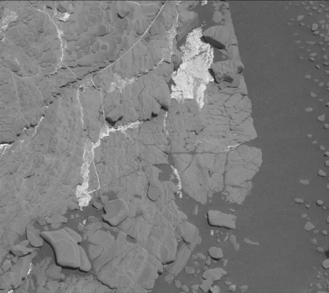 Sol 2434: Mast Camera (Mastcam)