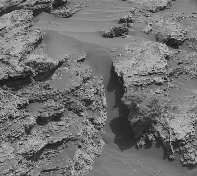 Sol 2440: Mast Camera (Mastcam)