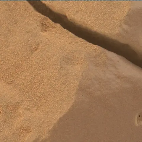 Sol 2442: Mars Hand Lens Imager (MAHLI)