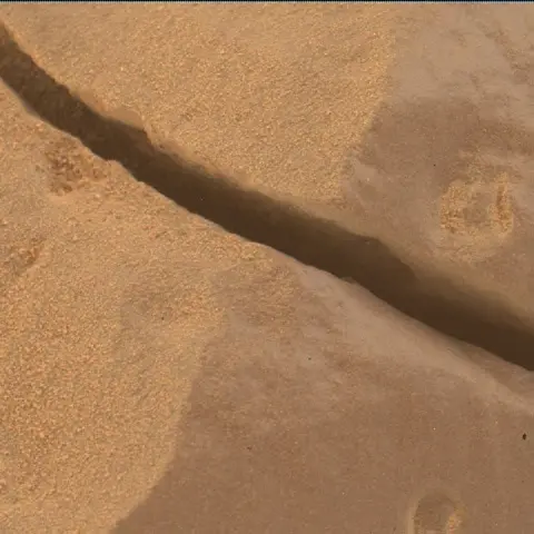 Sol 2442: Mars Hand Lens Imager (MAHLI)