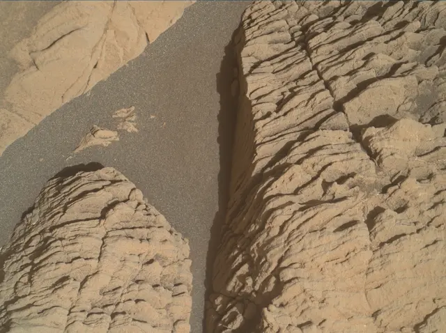 Sol 2444: Mars Hand Lens Imager (MAHLI)