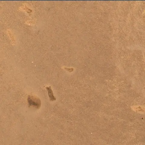 Sol 2449: Mars Hand Lens Imager (MAHLI)