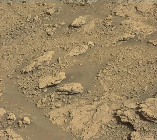 Sol 2454: Mast Camera (Mastcam)