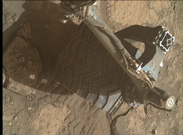 Sol 2459: Mars Hand Lens Imager (MAHLI)