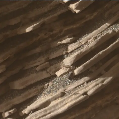 Sol 2462: Mars Hand Lens Imager (MAHLI)