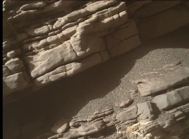 Sol 2462: Mars Hand Lens Imager (MAHLI)