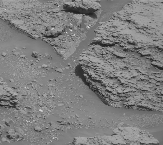 Sol 2466: Mast Camera (Mastcam)