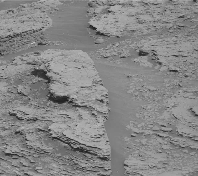 Sol 2466: Mast Camera (Mastcam)