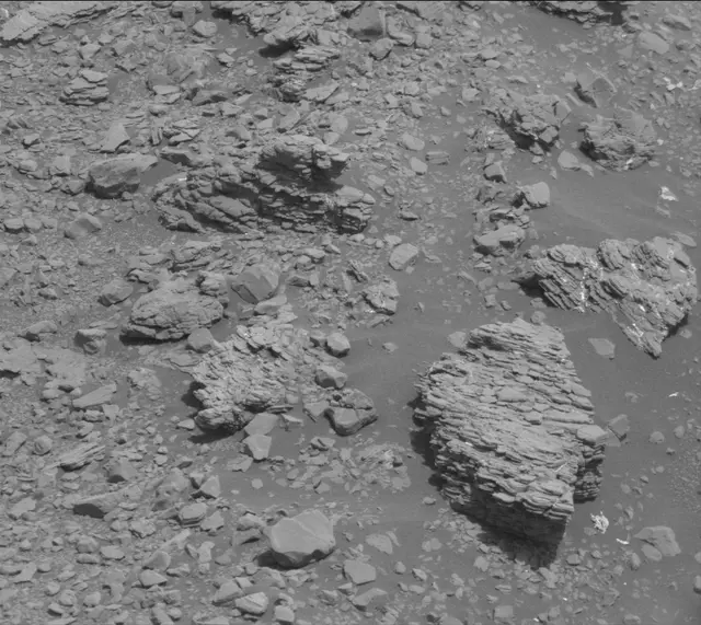 Sol 2466: Mast Camera (Mastcam)