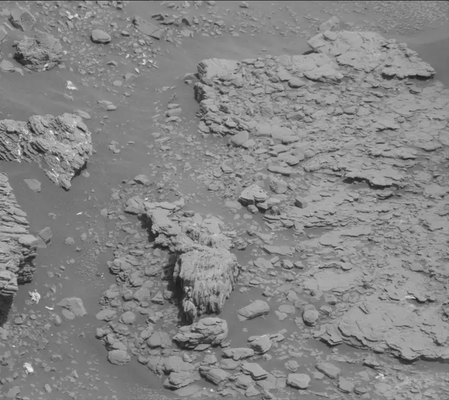 Sol 2466: Mast Camera (Mastcam)
