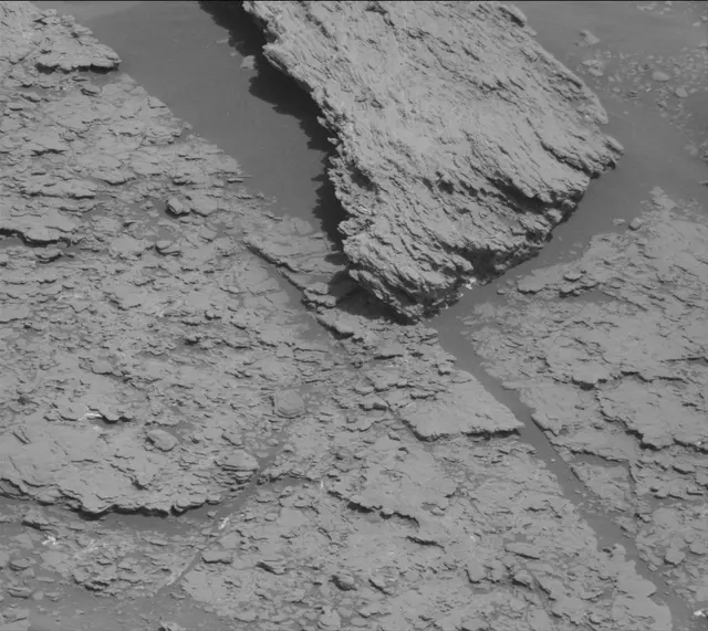 Sol 2466: Mast Camera (Mastcam)