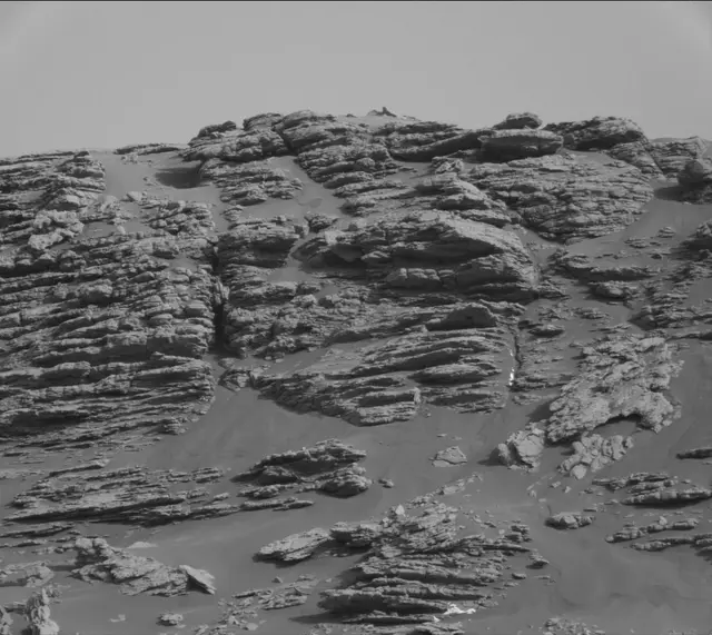 Sol 2471: Mast Camera (Mastcam)