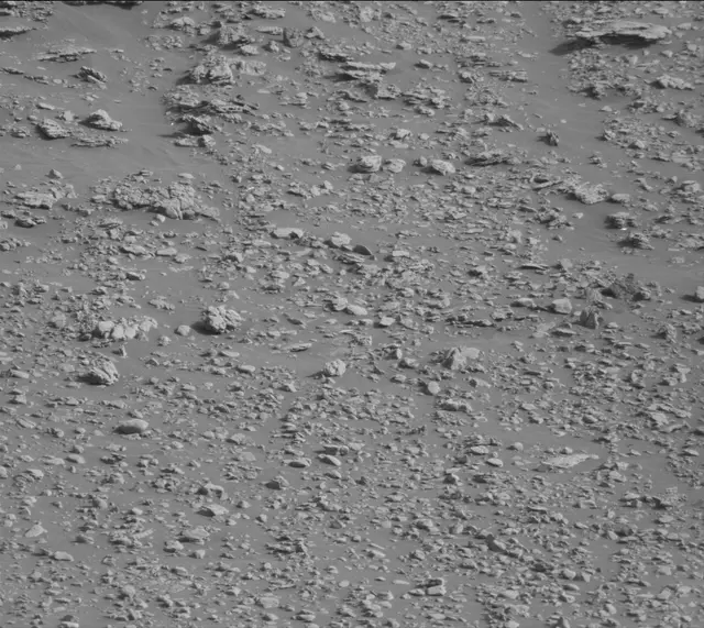 Sol 2471: Mast Camera (Mastcam)