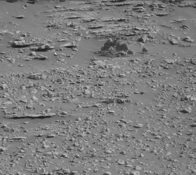 Sol 2471: Mast Camera (Mastcam)