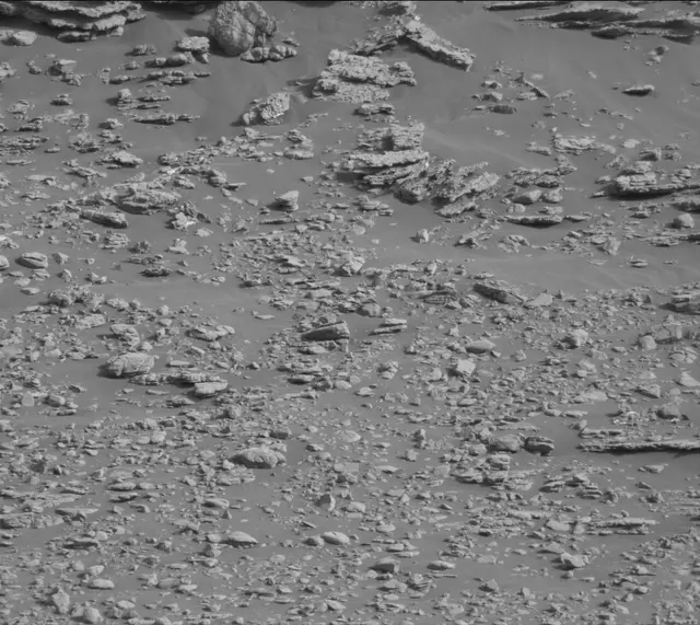 Sol 2471: Mast Camera (Mastcam)