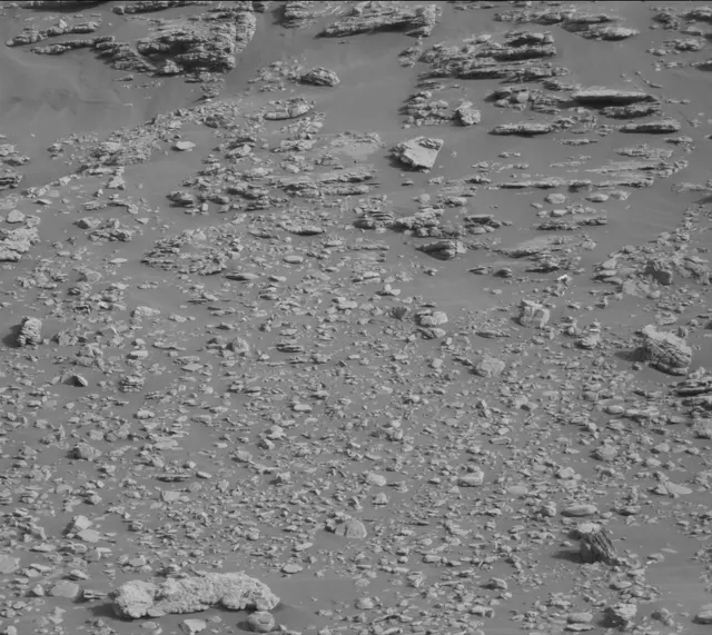 Sol 2471: Mast Camera (Mastcam)