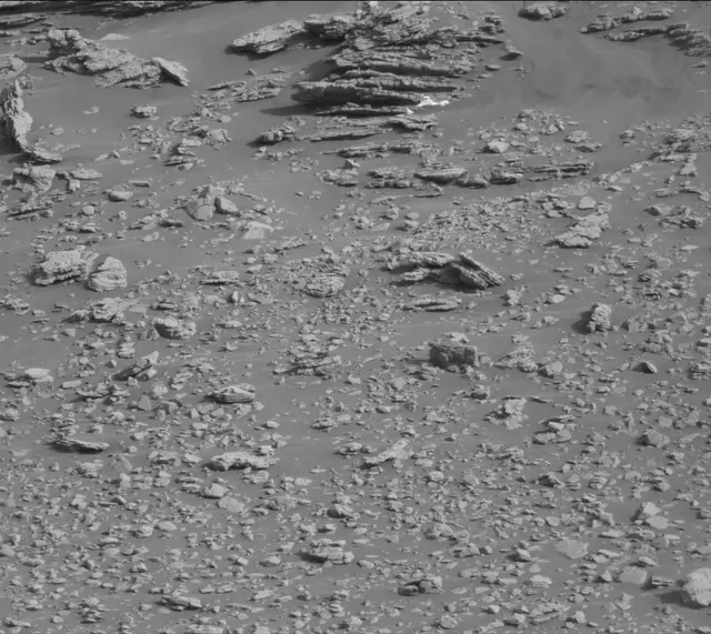 Sol 2471: Mast Camera (Mastcam)