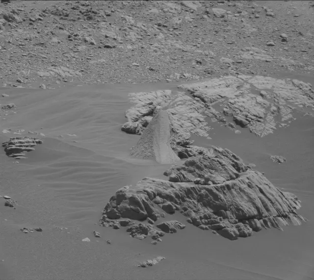 Sol 2472: Mast Camera (Mastcam)