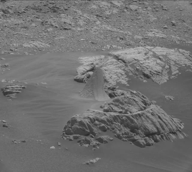 Sol 2472: Mast Camera (Mastcam)