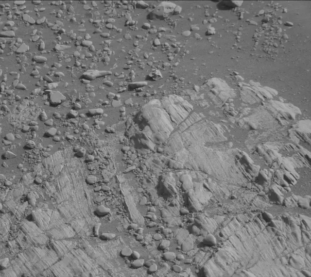 Sol 2472: Mast Camera (Mastcam)