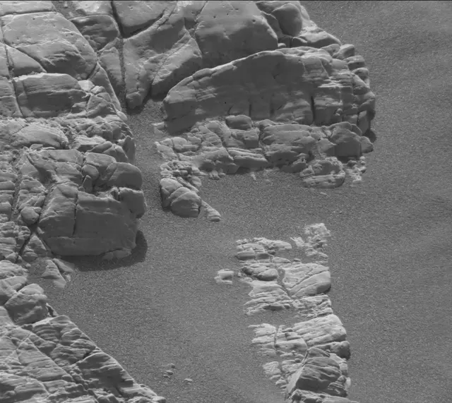 Sol 2472: Mast Camera (Mastcam)