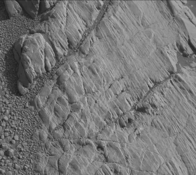 Sol 2472: Mast Camera (Mastcam)