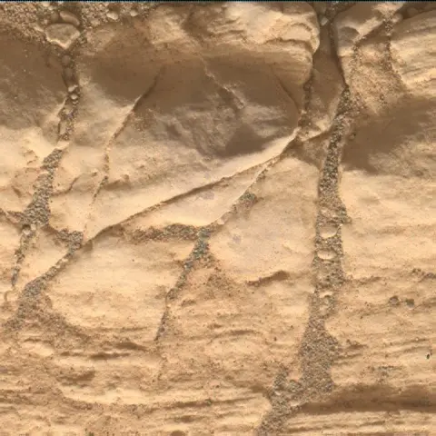 Sol 2472: Mars Hand Lens Imager (MAHLI)