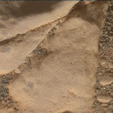 Sol 2472: Mars Hand Lens Imager (MAHLI)