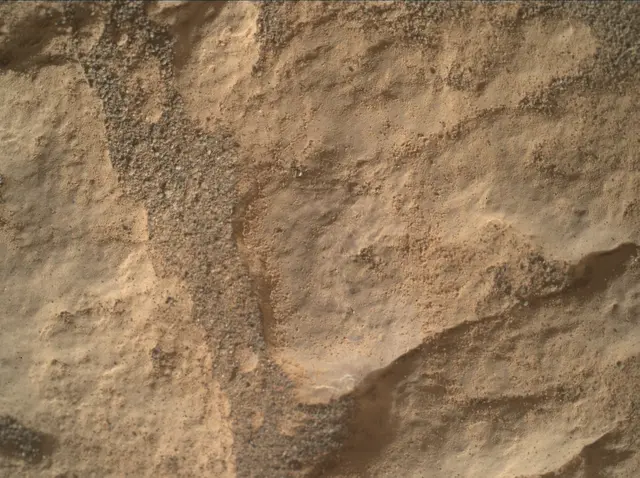 Sol 2474: Mars Hand Lens Imager (MAHLI)