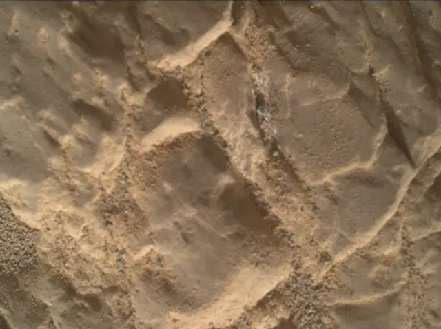 Sol 2474: Mars Hand Lens Imager (MAHLI)