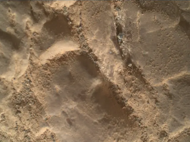 Sol 2474: Mars Hand Lens Imager (MAHLI)