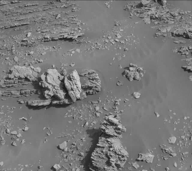 Sol 2475: Mast Camera (Mastcam)