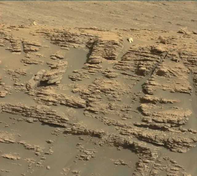 Sol 2475: Mast Camera (Mastcam)
