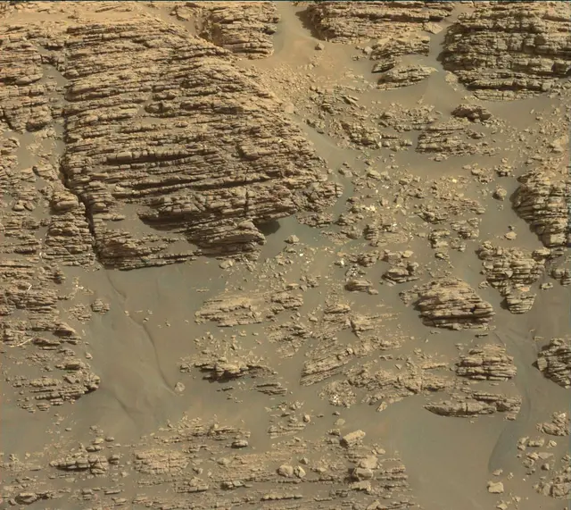 Sol 2475: Mast Camera (Mastcam)