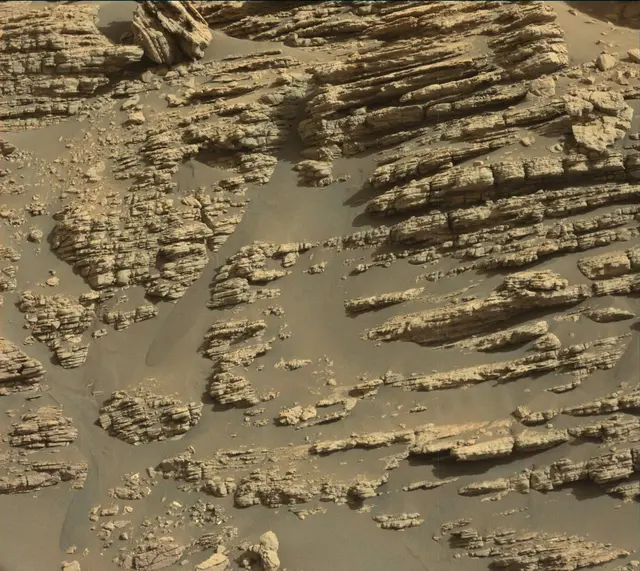 Sol 2475: Mast Camera (Mastcam)