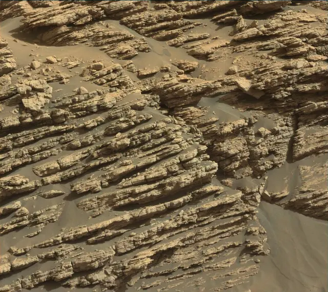 Sol 2475: Mast Camera (Mastcam)