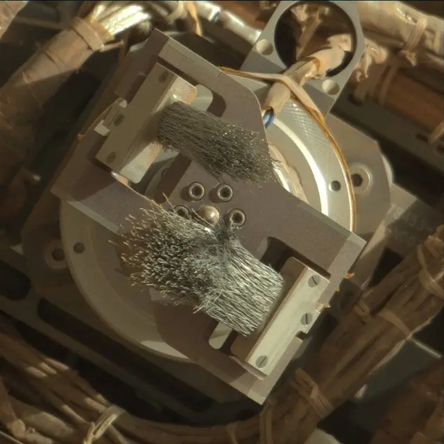 Sol 2483: Mast Camera (Mastcam)