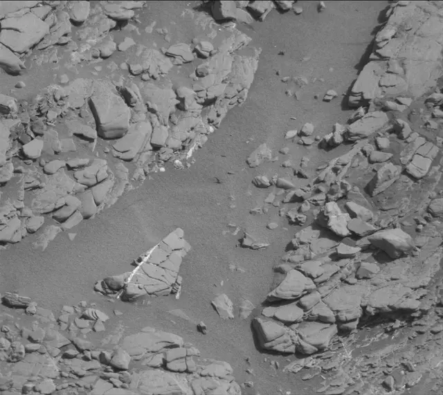 Sol 2490: Mast Camera (Mastcam)