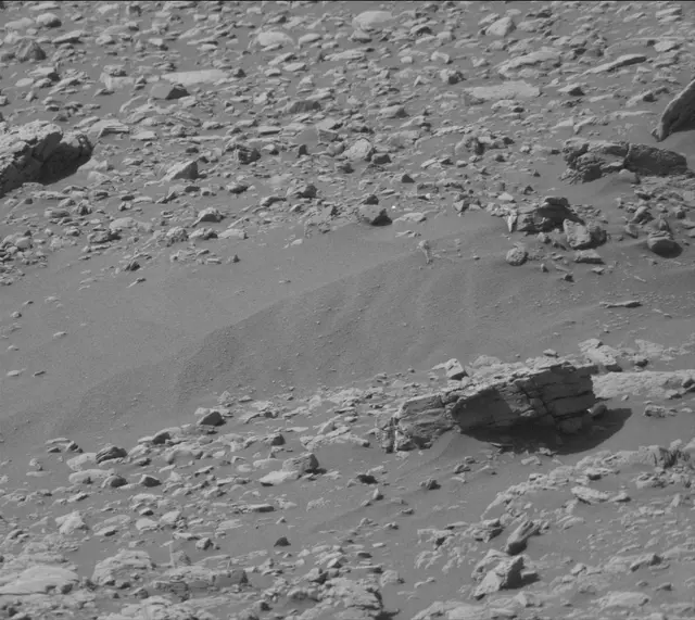Sol 2492: Mast Camera (Mastcam)