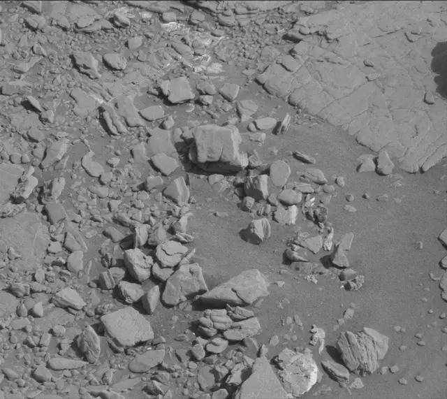 Sol 2492: Mast Camera (Mastcam)
